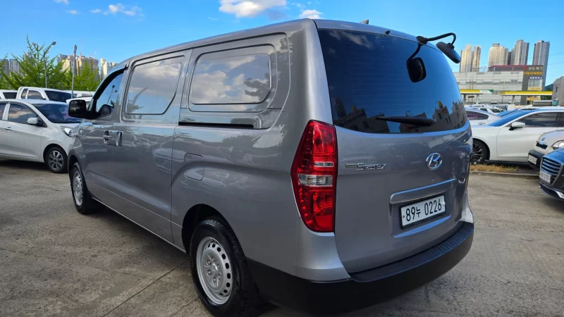 Hyundai Starex