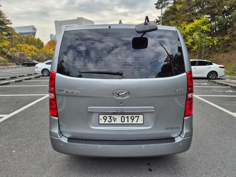 Hyundai Starex