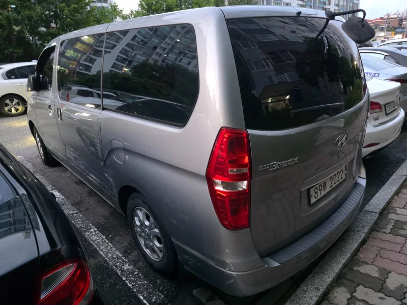 Hyundai Starex