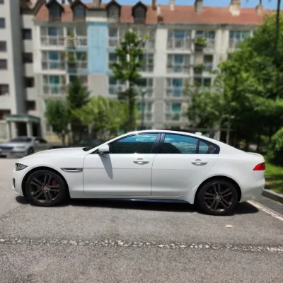 Jaguar XE