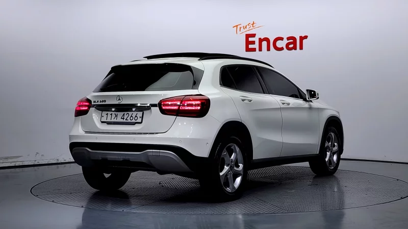 Mercedes-Benz GLA-Class