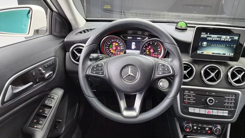 Mercedes-Benz GLA-Class