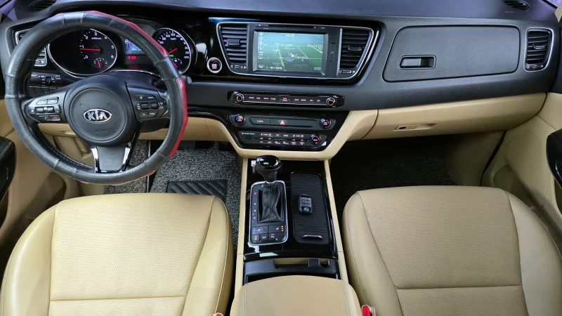 Kia Carnival