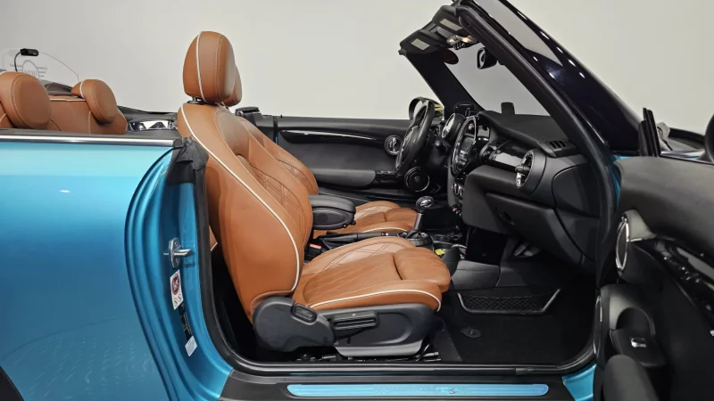 MINI Cooper Convertible