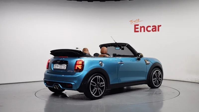 MINI Cooper Convertible