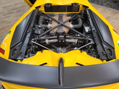 Lamborghini AVENTADOR