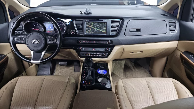 Kia Carnival