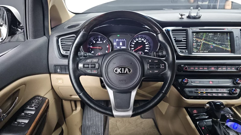 Kia Carnival
