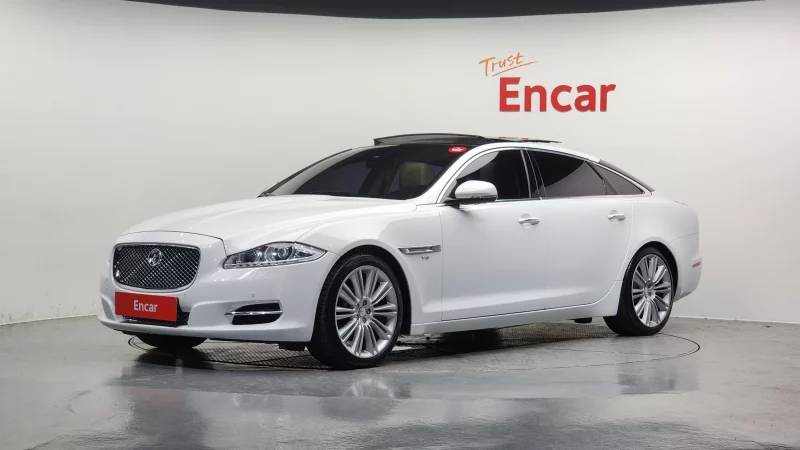 Jaguar XJ