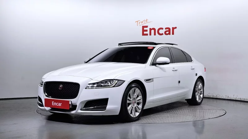 Jaguar XF