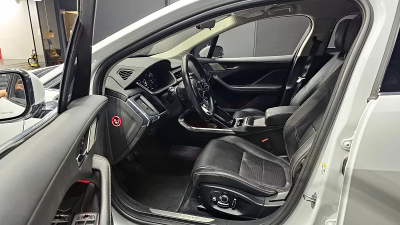 Jaguar I-PACE