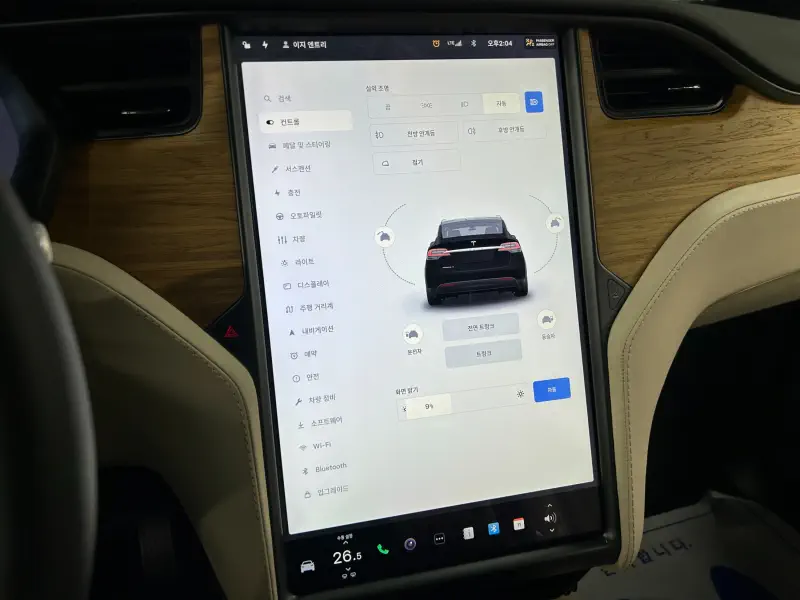 Tesla MODEL X