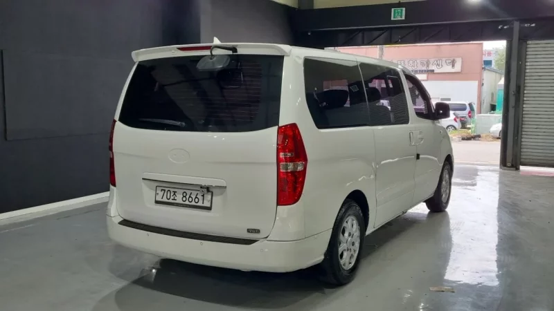 Hyundai Starex