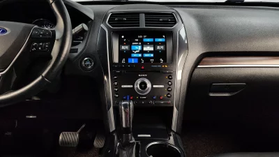 Ford EXPLORER