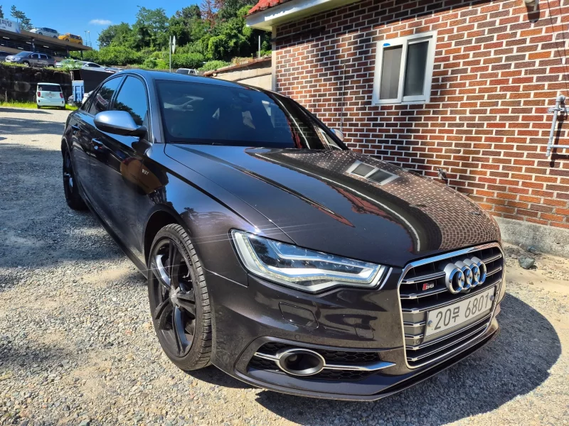 Audi S6