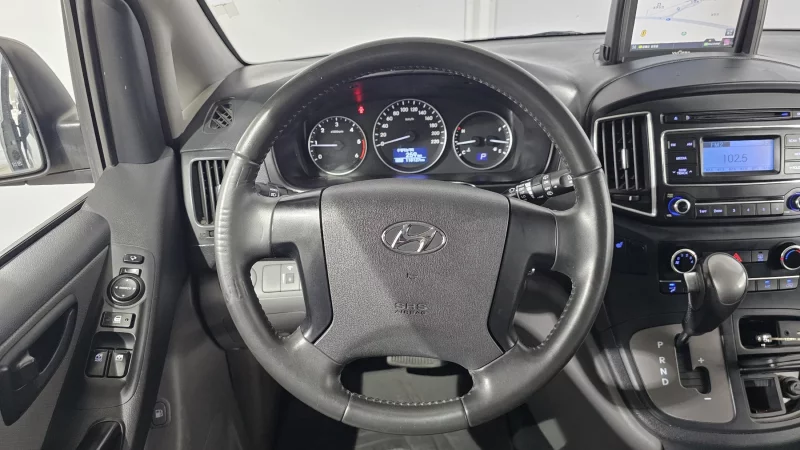 Hyundai Starex