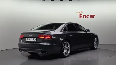 Audi S8