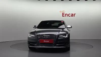 Audi S8