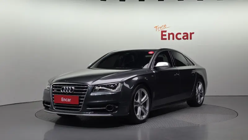 Audi S8