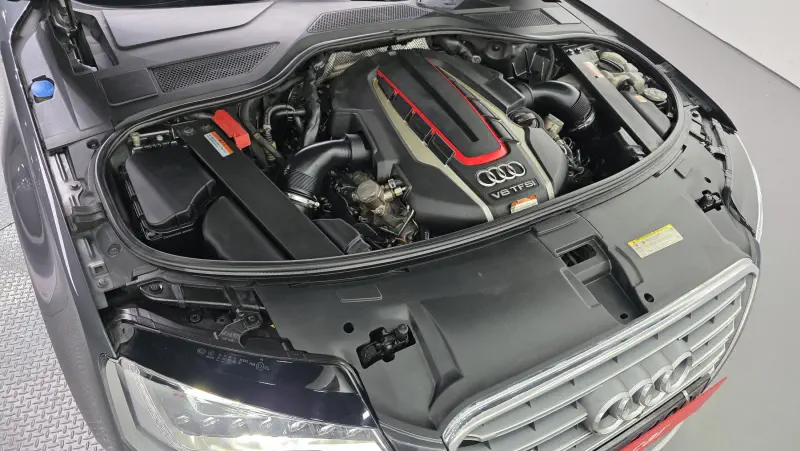 Audi S8