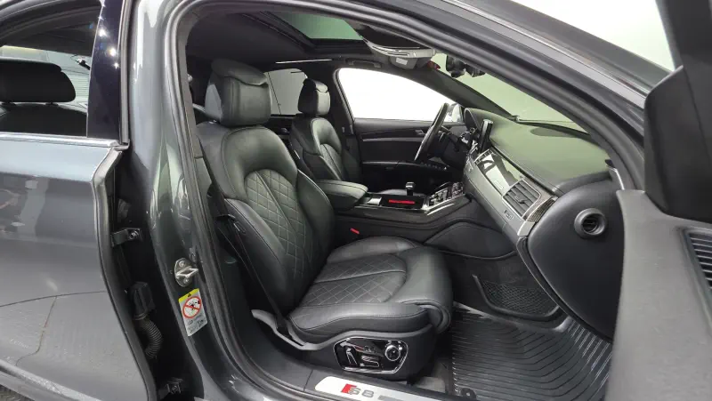 Audi S8