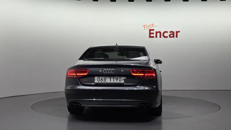 Audi S8