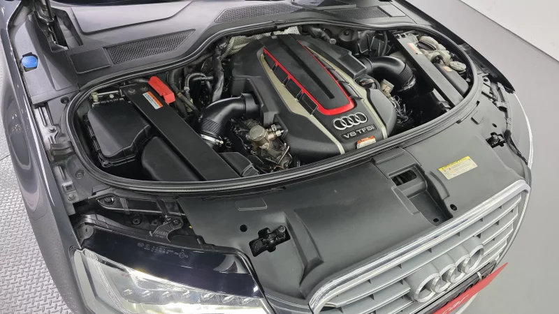 Audi S8