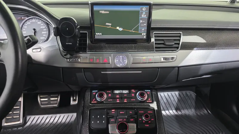 Audi S8