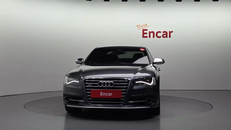 Audi S8