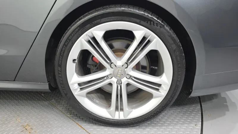 Audi S8
