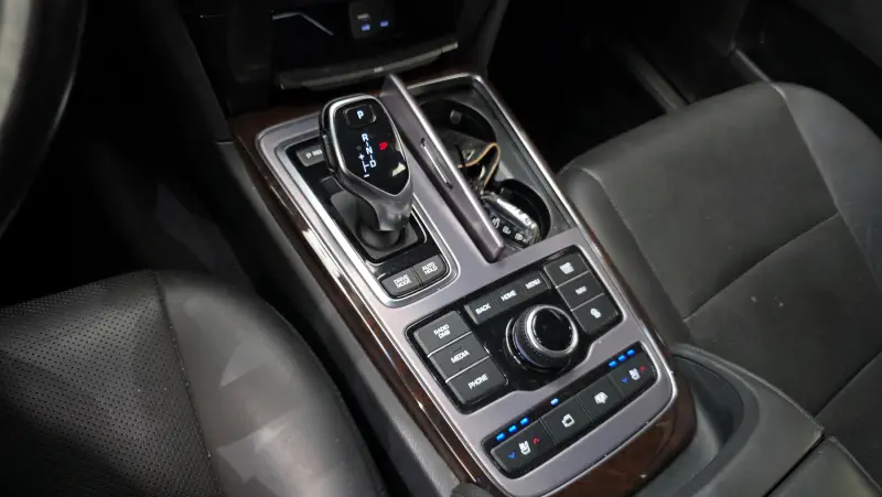 Hyundai Equus