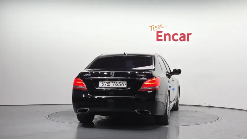Hyundai Equus