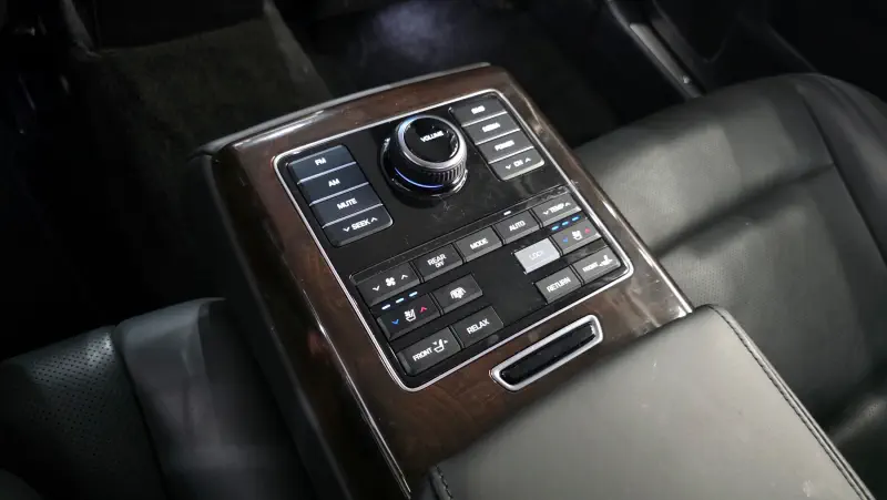 Hyundai Equus
