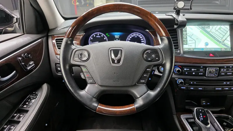 Hyundai Equus