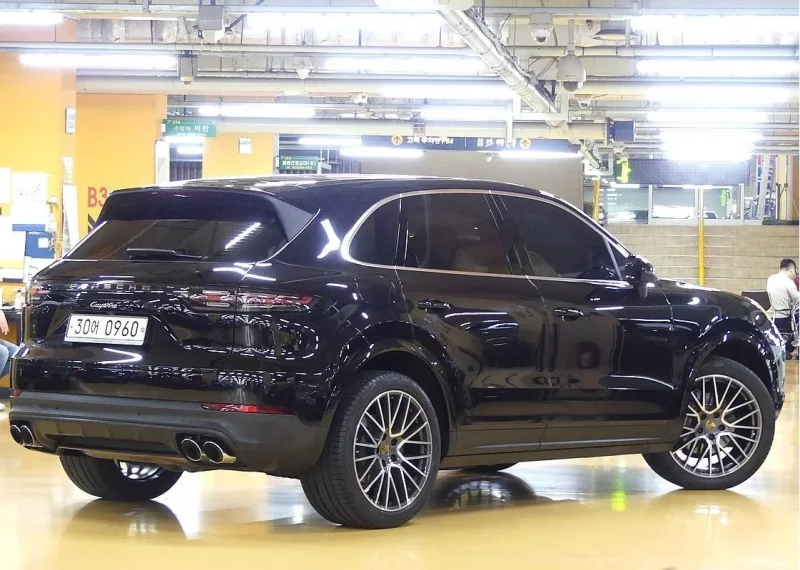 Porsche CAYENNE