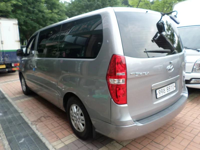 Hyundai Starex