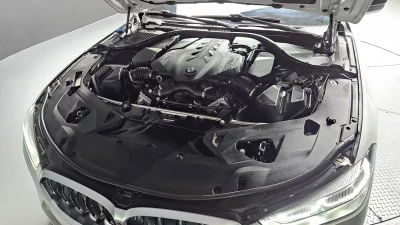 BMW 8-Series
