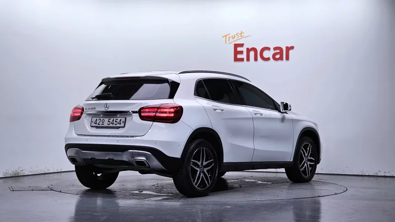 Mercedes-Benz GLA-Class