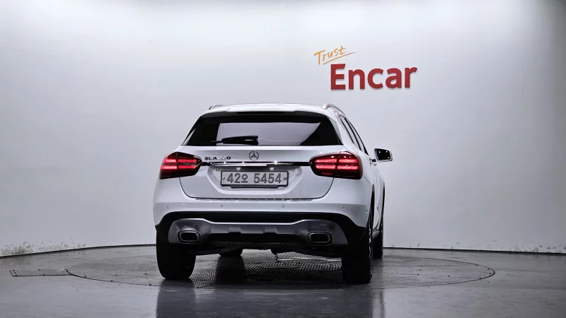 Mercedes-Benz GLA-Class