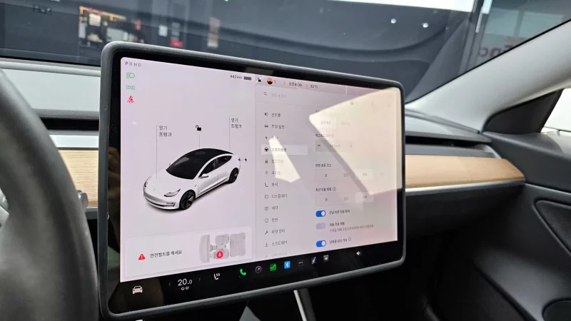 Tesla MODEL 3