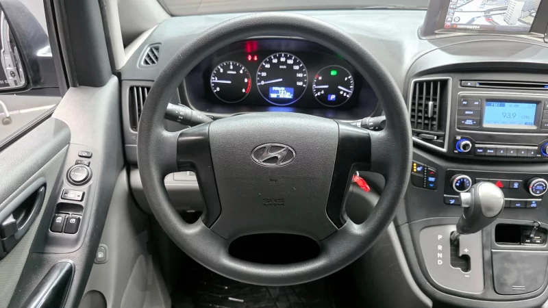 Hyundai Starex