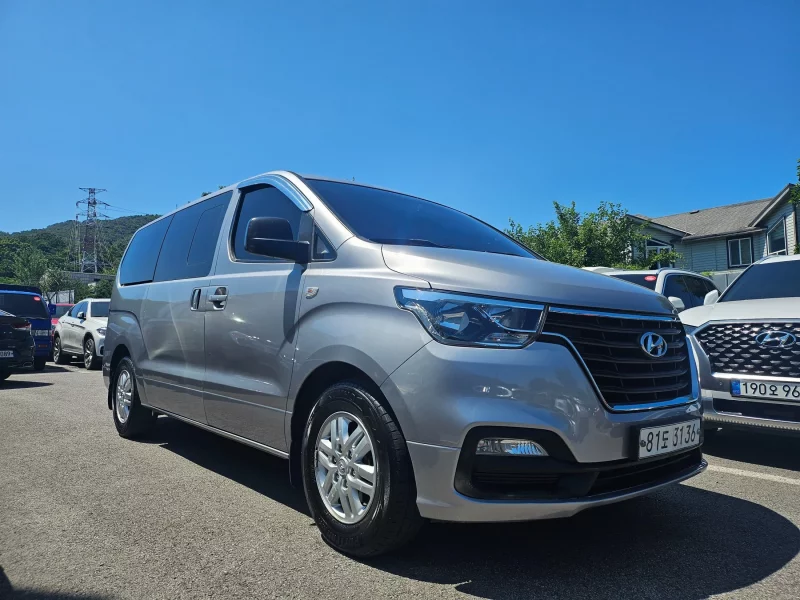Hyundai Starex