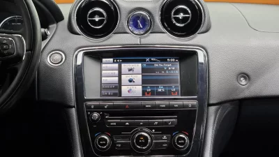 Jaguar XJ