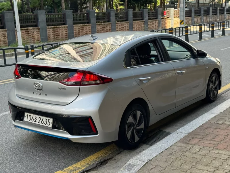 Hyundai Ioniq