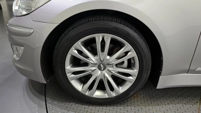 Hyundai Genesis