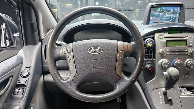 Hyundai Starex