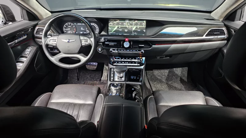 Genesis EQ900