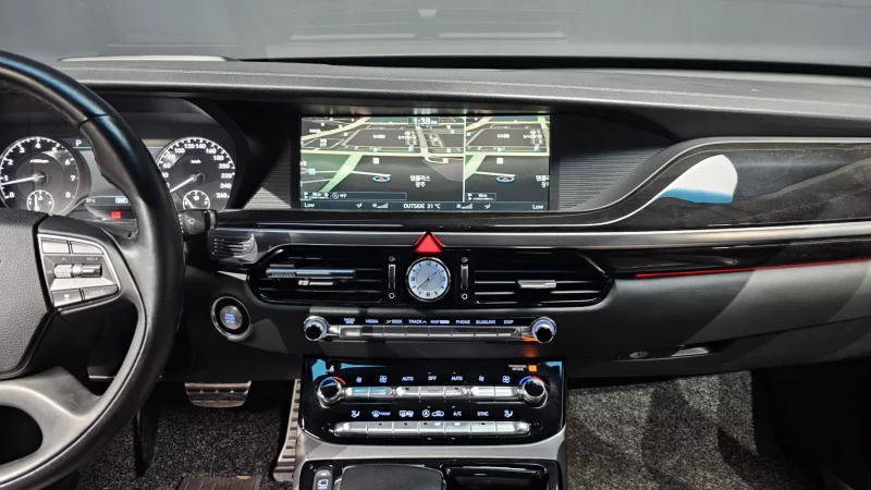 Genesis EQ900