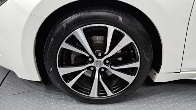 Nissan MAXIMA