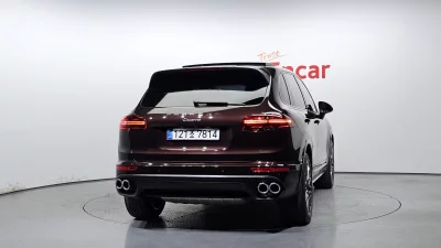 Porsche CAYENNE